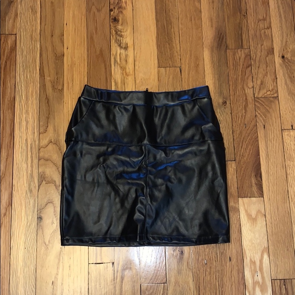Black pleather mini skirt